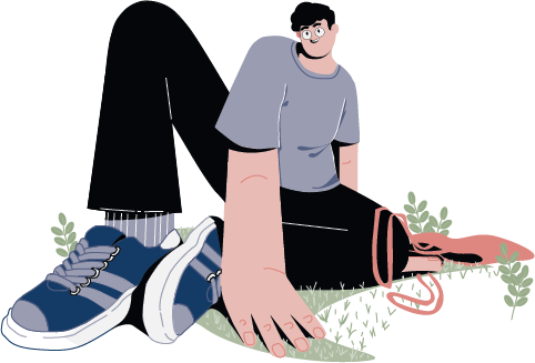 Illustrert figur, ung mann, mørkt hår, mørke bukser, sneakers, totebag og blå skjorte, sitter på bakken - Klikk for stort bilde